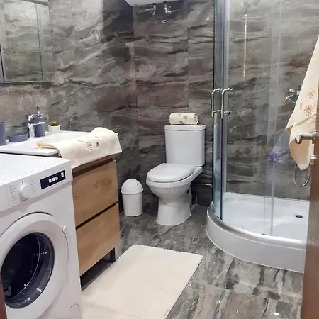 Panoramic Penthouse Haven 公寓 *